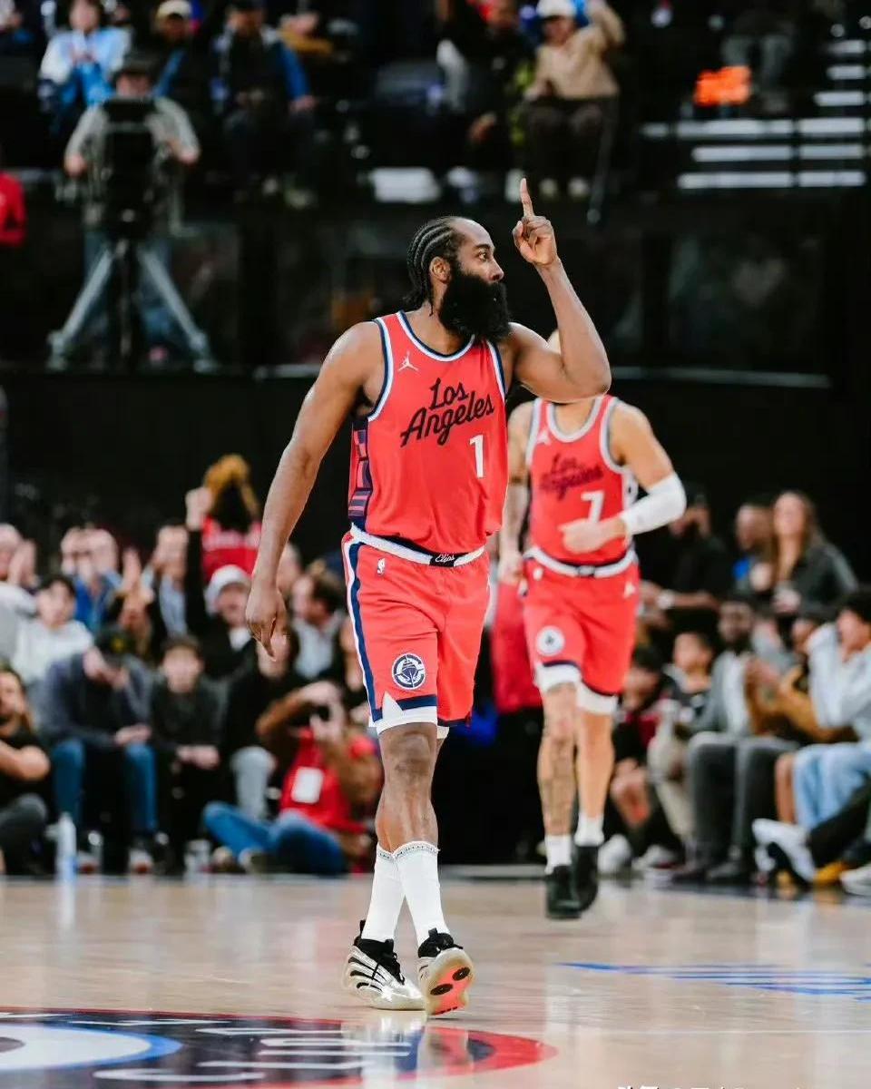 AYX中国-Karsa迎来三赛季出色发挥，快船观众热烈欢呼！赛场气氛高涨(留别王维原唱完整版)