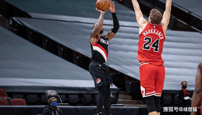 AYX游戏入口-关于夏洛特黄蜂转会期绝杀压哨清晨广东宏远外线爆发，现场解说直呼：今晨皇家马德里调整名单的信息